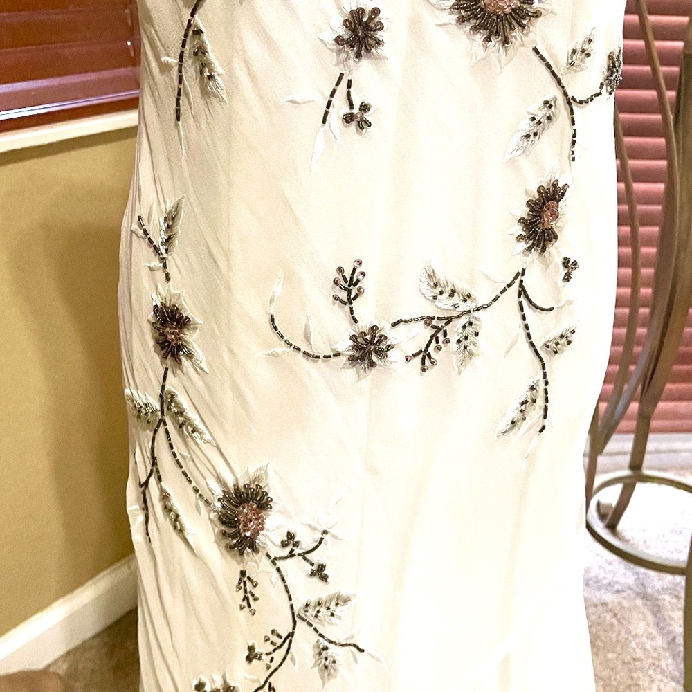 Women's dresses - Size 12P _ NEW ITEM 100% silk material. - Picture 2 of 7